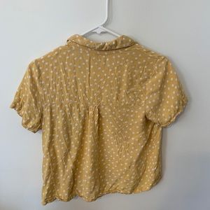 Super cute Cropped button down shirt!